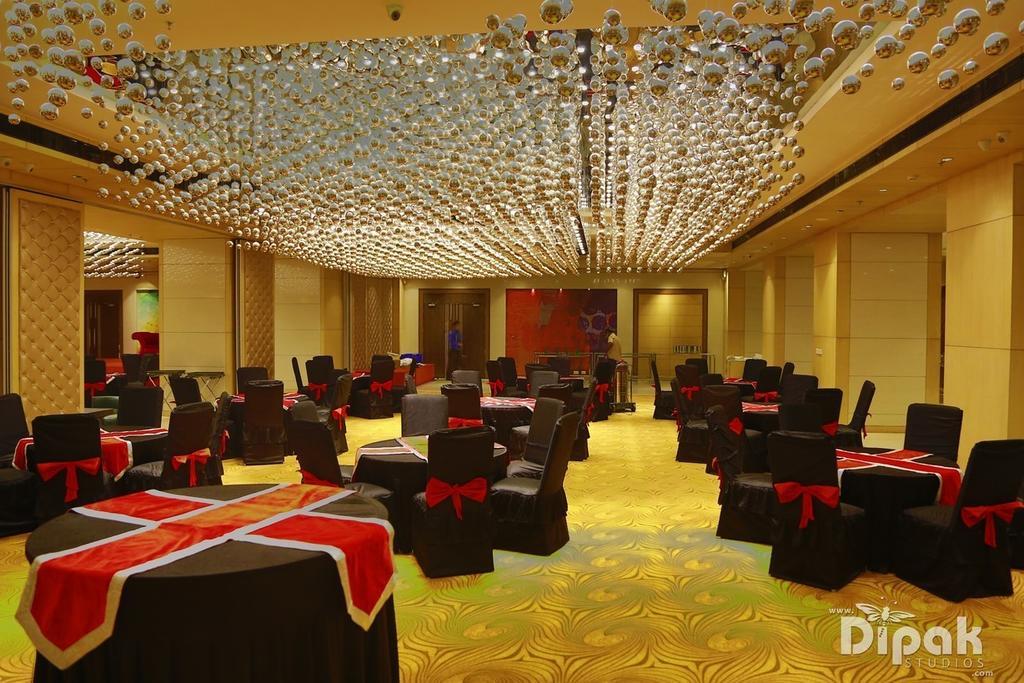 Hotel Delite Grand Фаридабад Экстерьер фото