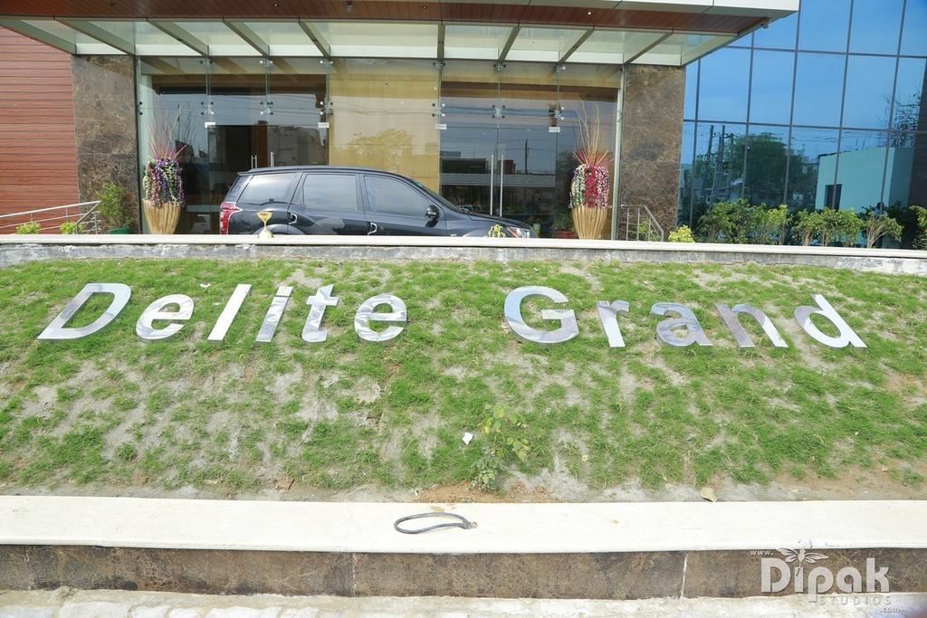 Hotel Delite Grand Фаридабад Экстерьер фото