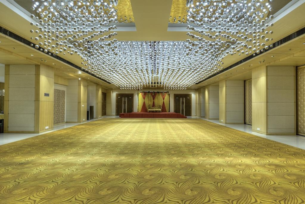 Hotel Delite Grand Фаридабад Экстерьер фото