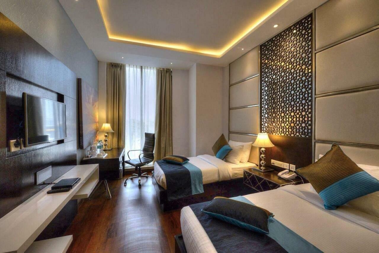Hotel Delite Grand Фаридабад Экстерьер фото